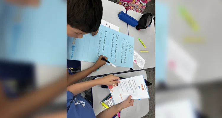 Como atividade, os educandos criaram os seus próprios poemas.
