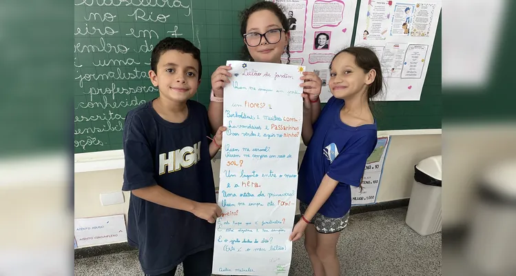 Como atividade, os educandos criaram os seus próprios poemas.