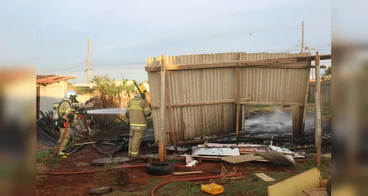 Incêndio acontece na tarde desta segunda-feira (26).