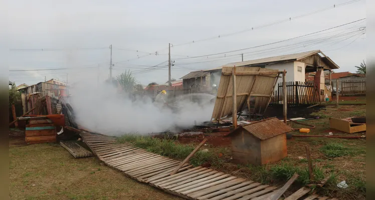 Incêndio acontece na tarde desta segunda-feira (26).