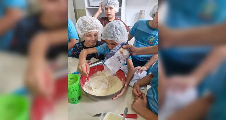 Educandos prepararam e saborearam delicioso prato eslavo.