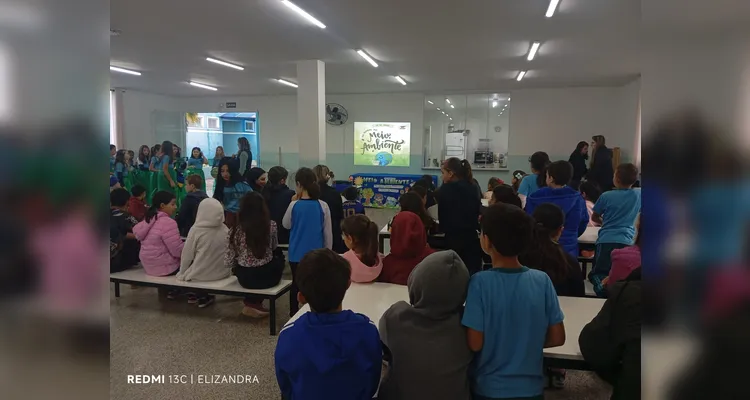 Veja os registros da coreografia apresentada aos colegas.