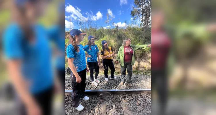 Colégio Sepam realiza atividade de paleontologia no Monteiro Lobato