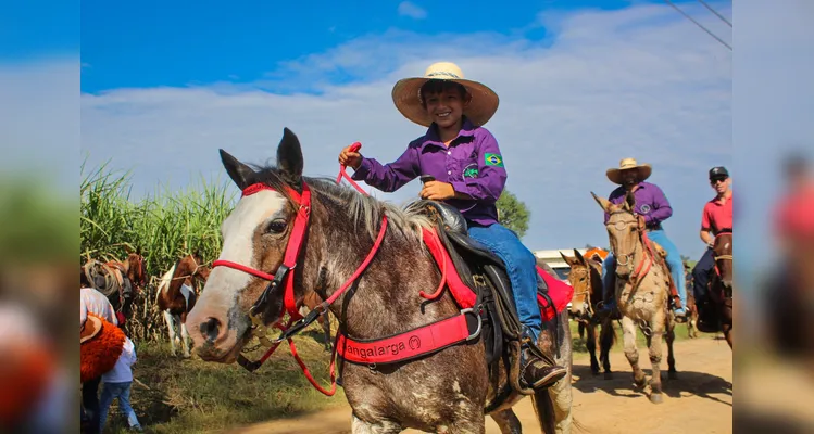 Cavalgadas da Trabalhadora e do Trabalhador mobilizam povo Sem Terra e comunidades vizinhas a celebrarem a data de luta da classe trabalhadora