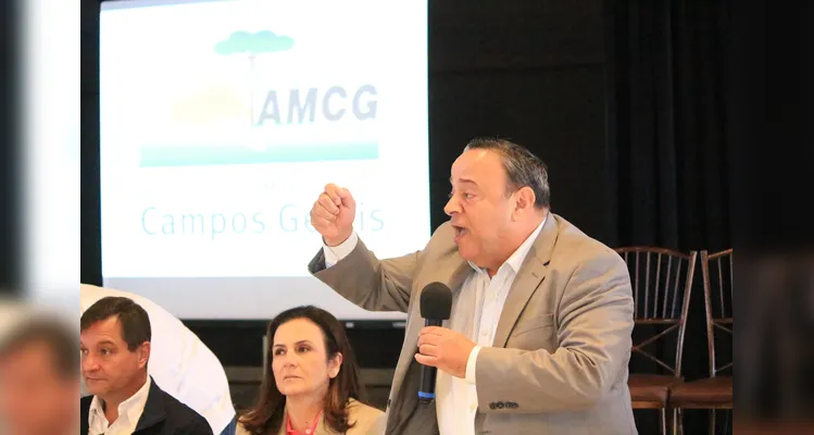 Prefeitos da AMCG recebem secretários de Estado em Telêmaco Borba