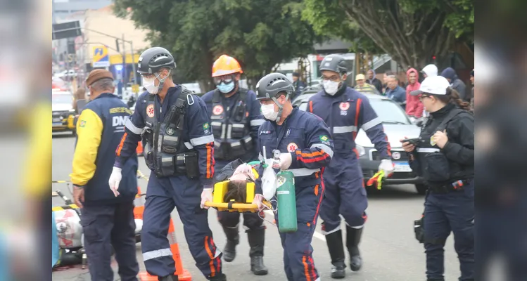 Veja fotos do simulado de acidente de trânsito no Centro de PG