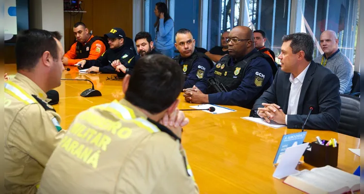 Reunião entre lideranças aconteceu na Prefeitura Municipal de Ponta Grossa.