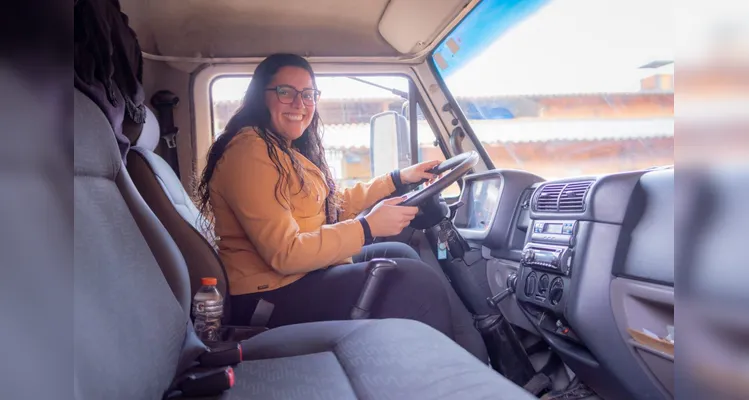Servidora dos HU-UEPG tem como hobby dirigir caminhões