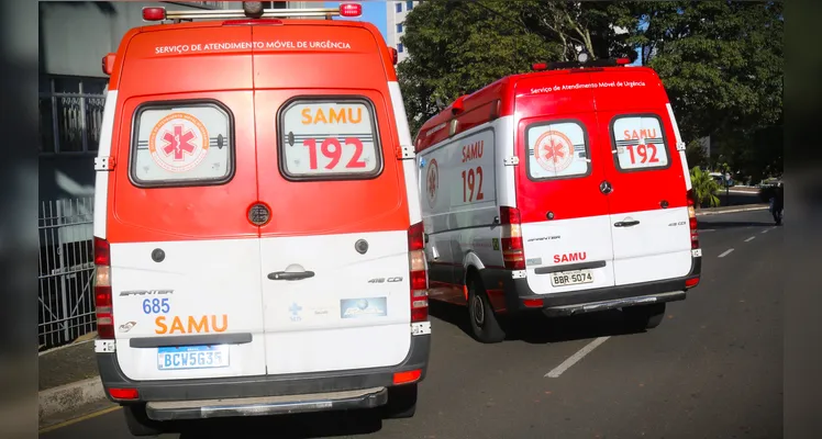 Veja fotos e vídeo de acidente com tombamento na ‘Vila Estrela’, em PG