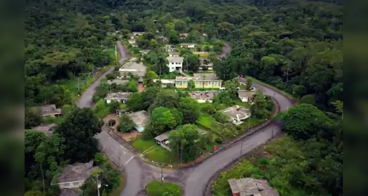 Cidade abandonada? Influencer viraliza ao mostrar vila de Antonina 'parada no tempo’