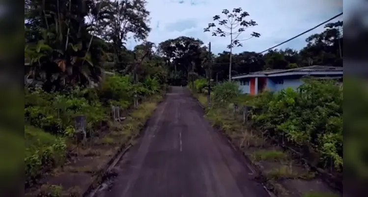 Cidade abandonada? Influencer viraliza ao mostrar vila de Antonina 'parada no tempo’