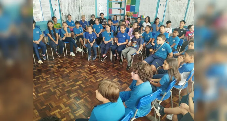 Os alunos também participaram de uma palestra sobre o tema e confeccionaram cartazes abordando o assunto.
