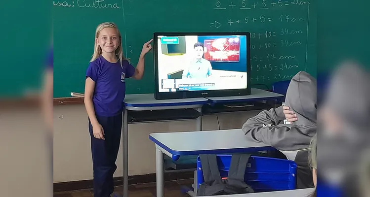 A turma assistiu ao conteúdo e desenvolveu cartazes e dinâmicas envolvendo a gravação de vídeos.