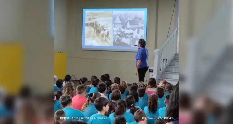 O resultado do trabalho da turma foi apresentado a toda a comunidade escolar.