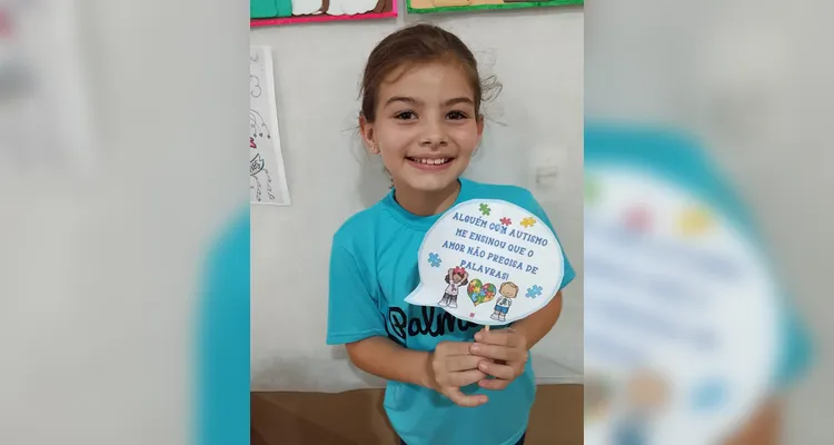 As crianças também confeccionaram textos e cartazes durante a proposta.