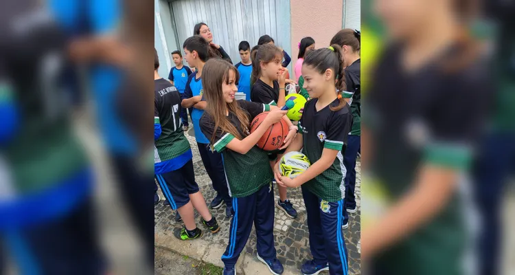 Após variados estudos em sala, a turma participou do desfile em homenagem à data.