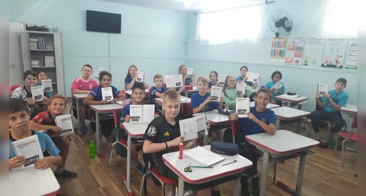 Após realizarem estudos teóricos, os alunos partiram para a criação do seu próprio jornal.