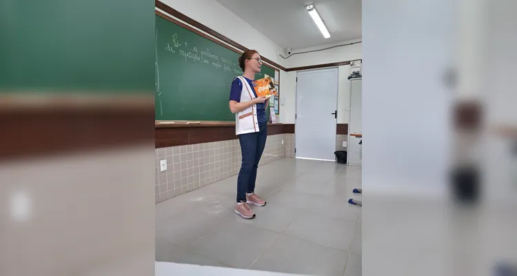 A atividade contagiou a turma, que se empenhou em resolver e encontrar o prêmio.