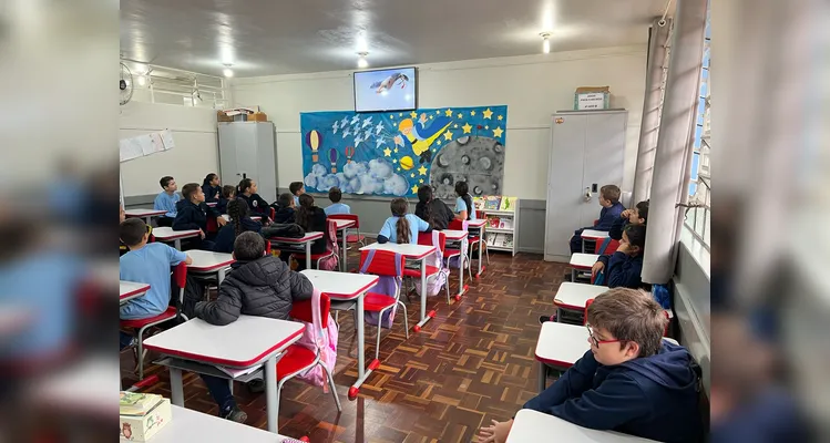 O pontapé inicial das atividades dos educandos foi a videoaula especial do Vamos Ler.