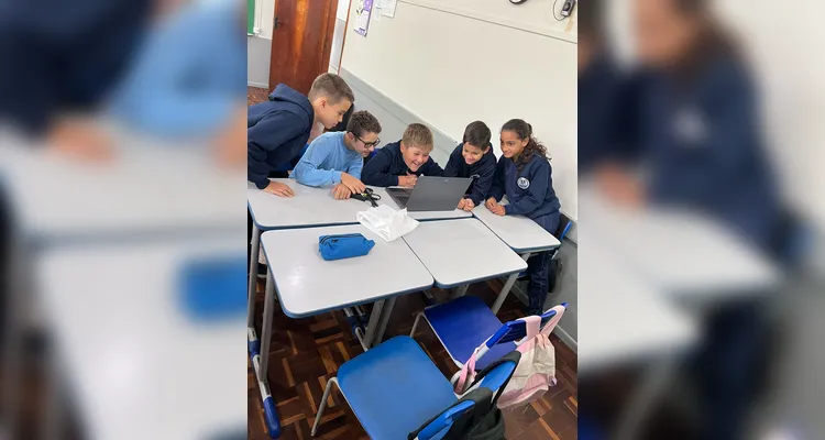 Os alunos também realizaram pesquisas sobre o assunto.