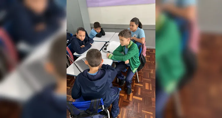 Os alunos também realizaram pesquisas sobre o assunto.