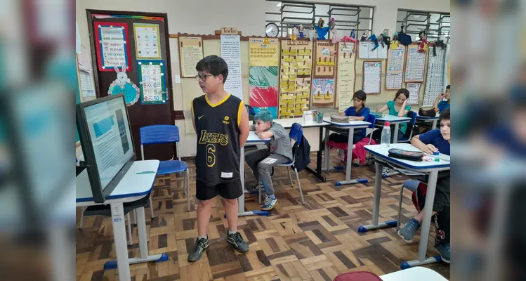 Através do conteúdo, os alunos desenvolveram gráficos e analisaram a estrutura de uma notícia.