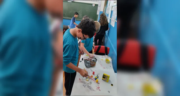 As atividades incluíram pinturas, realização de danças e cartazes.