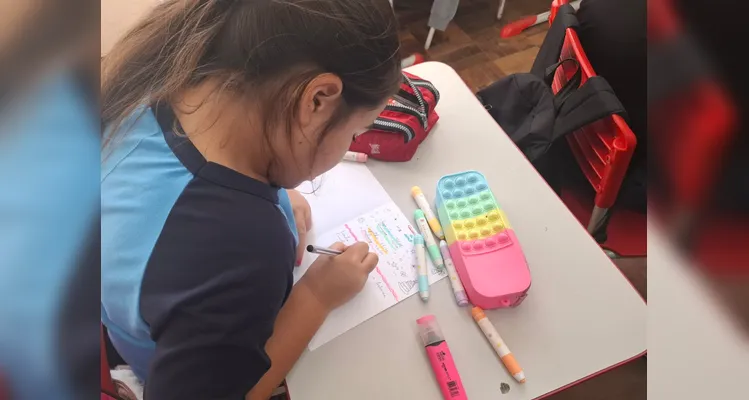 A proposta mobilizou os estudantes, que realizaram pesquisas e a confecção dos materiais.