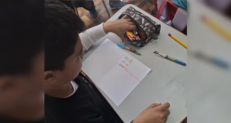 A proposta mobilizou os estudantes, que realizaram pesquisas e a confecção dos materiais.
