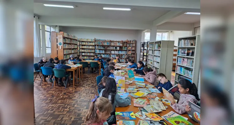 A proposta mobilizou os estudantes, que realizaram pesquisas e a confecção dos materiais.
