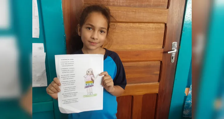 Após assistirem ao conteúdo, os educandos realizaram ilustrações sobre poemas que leram em sala.