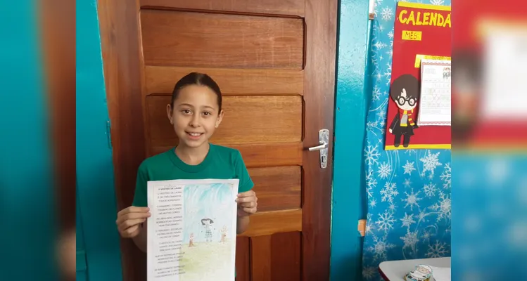 Após assistirem ao conteúdo, os educandos realizaram ilustrações sobre poemas que leram em sala.