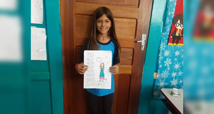 Após assistirem ao conteúdo, os educandos realizaram ilustrações sobre poemas que leram em sala.