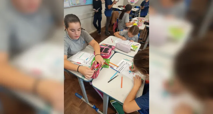 Os alunos também responderam quizes, realizaram entrevistas e elaboraram seu próprio jornal, além de inúmeras outras atividades.