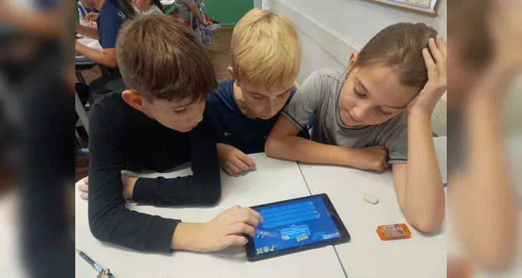 Os alunos também responderam quizes, realizaram entrevistas e elaboraram seu próprio jornal, além de inúmeras outras atividades.