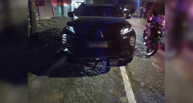 Motorista embriagado colide contra moto estacionada e é preso no 'Centro'