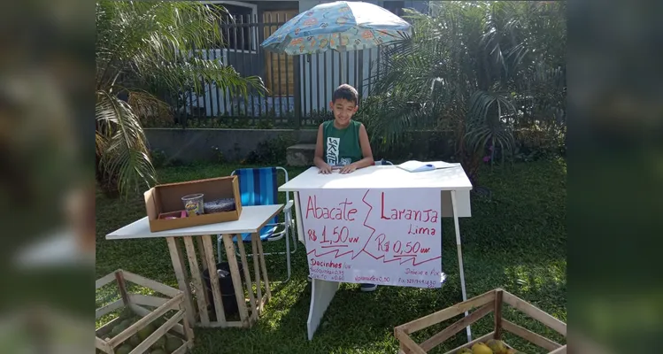 Os alunos de engajaram de forma espontânea com tema, tendo a participação familiar nas atividades como ponto de destaque.
