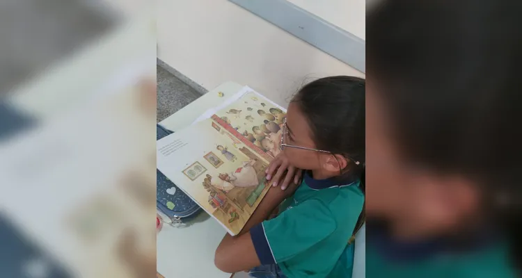 Após se aprofundarem na vida e obra de diversos autores, os alunos selecionaram novos livros na biblioteca da escola e gravaram indicações para os demais colegas.