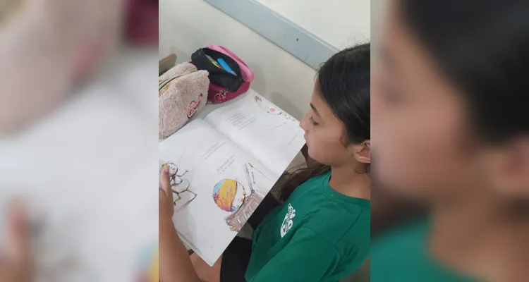 Após se aprofundarem na vida e obra de diversos autores, os alunos selecionaram novos livros na biblioteca da escola e gravaram indicações para os demais colegas.