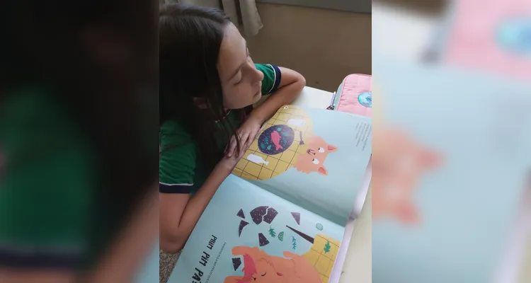 Após se aprofundarem na vida e obra de diversos autores, os alunos selecionaram novos livros na biblioteca da escola e gravaram indicações para os demais colegas.