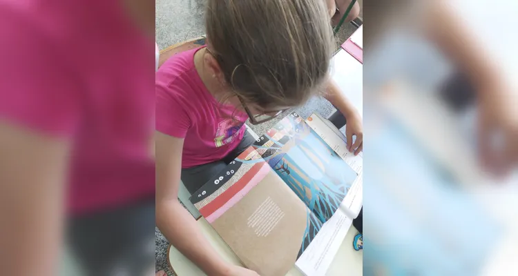 Após se aprofundarem na vida e obra de diversos autores, os alunos selecionaram novos livros na biblioteca da escola e gravaram indicações para os demais colegas.