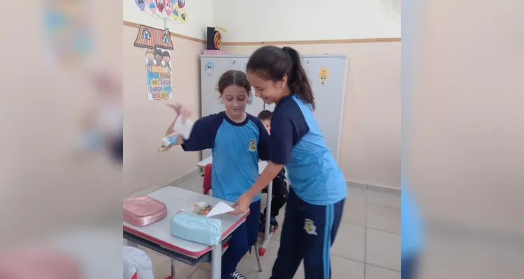 Os alunos desenvolveram inúmeras atividades abordando o tema, como rodas de conversa, debates, produções de texto e leituras guiadas.