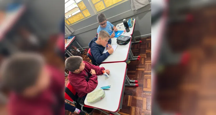 Os alunos se engajaram na realização das propostas educacionais contidas na aula.