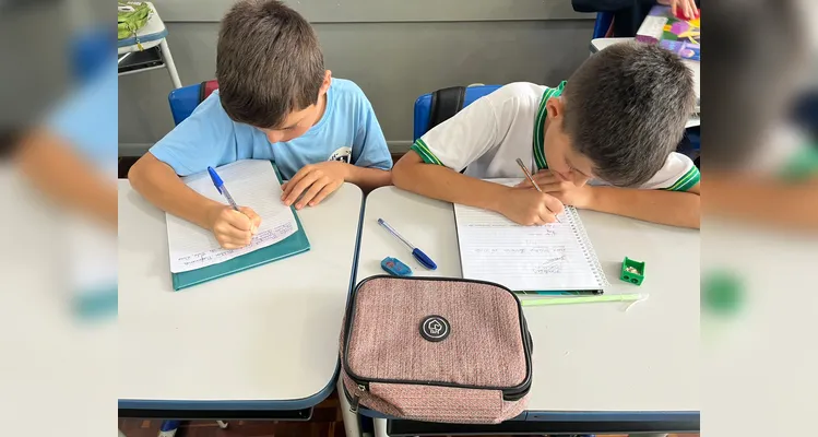 Os alunos se engajaram na realização das propostas educacionais contidas na aula.
