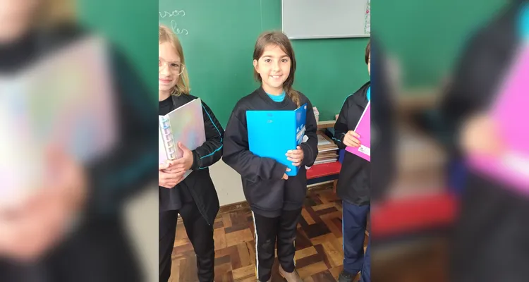 A turma também trabalhou com o gênero poesia, e os alunos utilizaram o assunto abordado como tema de suas produções.