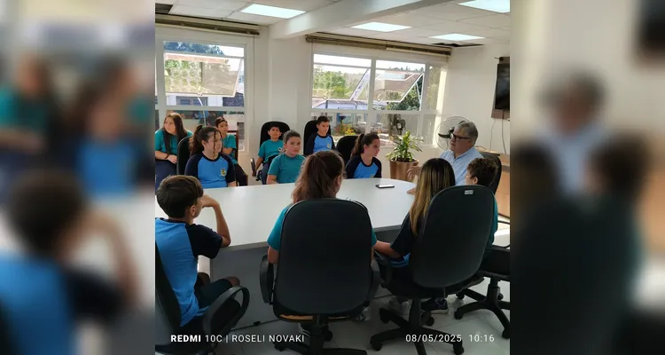 A conversa abordou temas variados, mas teve como foco o funcionamento da prefeitura e o papel do gestor.