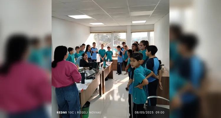 A conversa abordou temas variados, mas teve como foco o funcionamento da prefeitura e o papel do gestor.