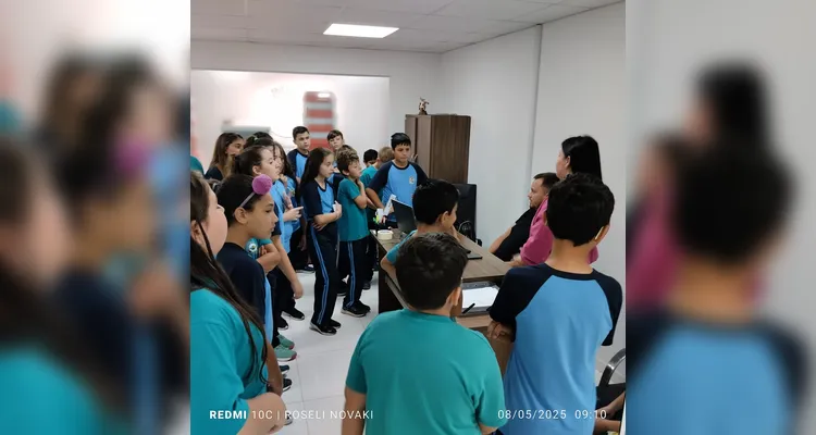 A conversa abordou temas variados, mas teve como foco o funcionamento da prefeitura e o papel do gestor.