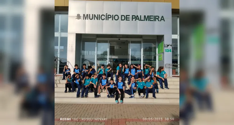 A conversa abordou temas variados, mas teve como foco o funcionamento da prefeitura e o papel do gestor.