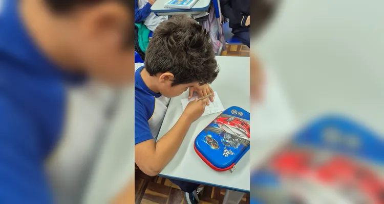 A turma realizou leituras guiadas, assistiu as videoaulas do Vamos Ler e IMM e participou de um momento lúdico com a utilização de bonecos de feltro.